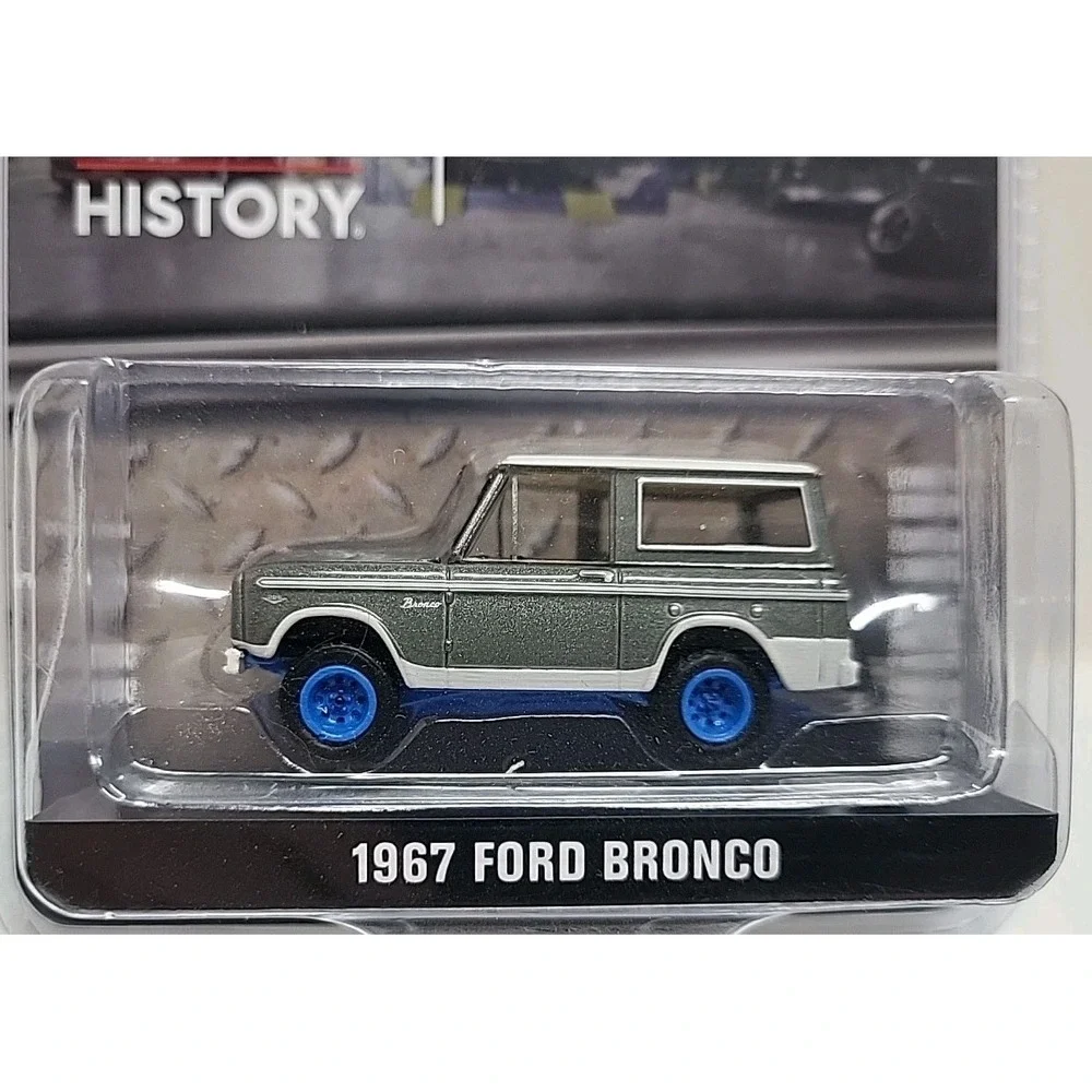 Greenlight Counting Cars Walmart Exclusive‎ Blue Wheel Chase 1967 Ford Bronco